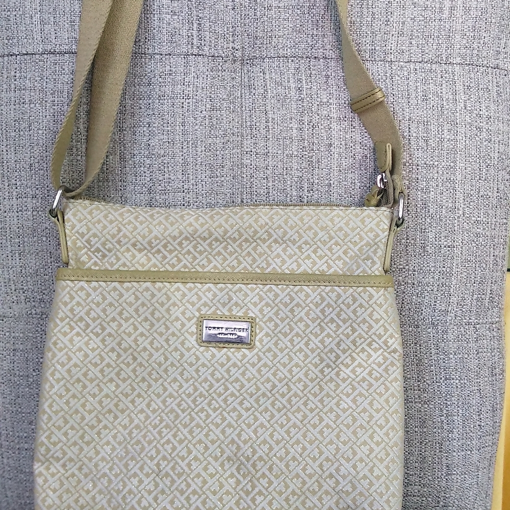 tommy hilfiger purse